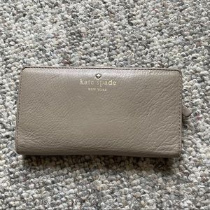 Kate Spade bifold wallet